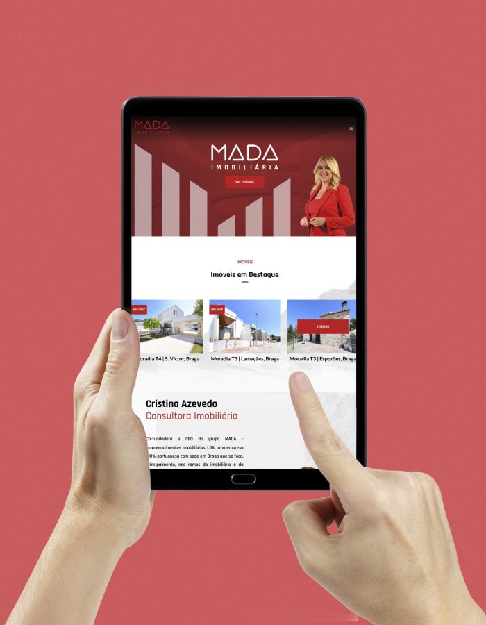 Homepage do website responsivo num tablet da Mada Imobiliária